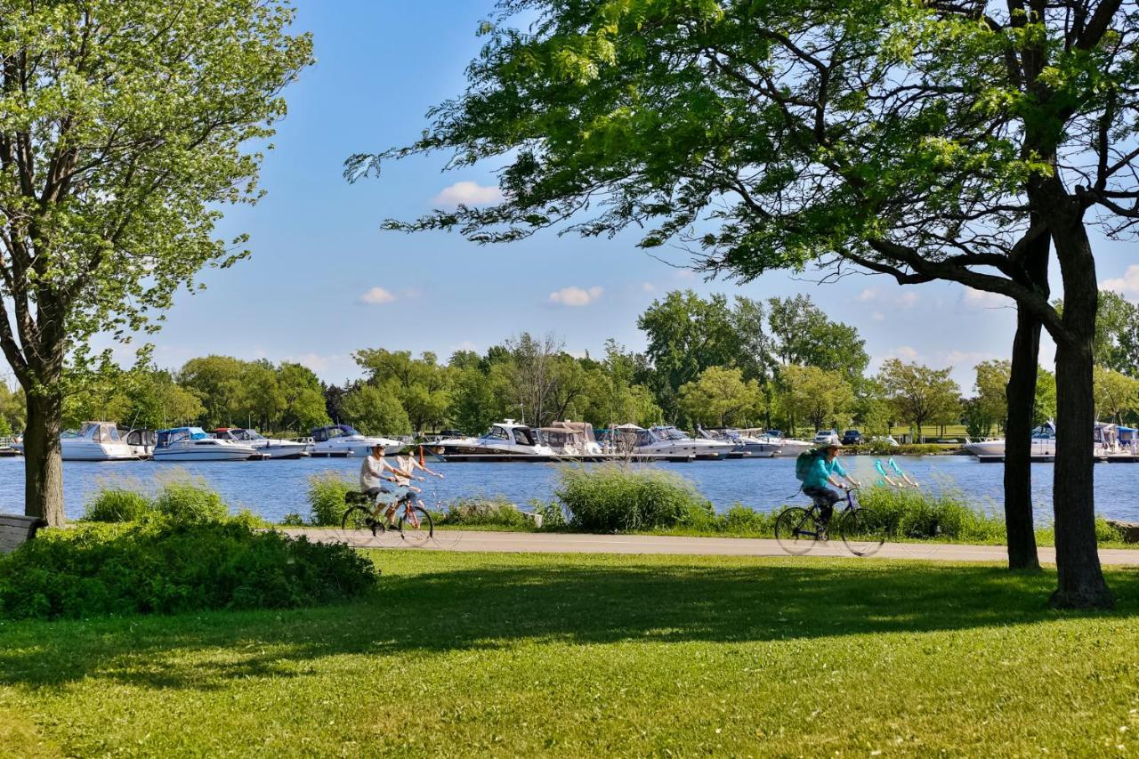 Free Parking In Beautiful Lachine Μόντρεαλ Εξωτερικό φωτογραφία